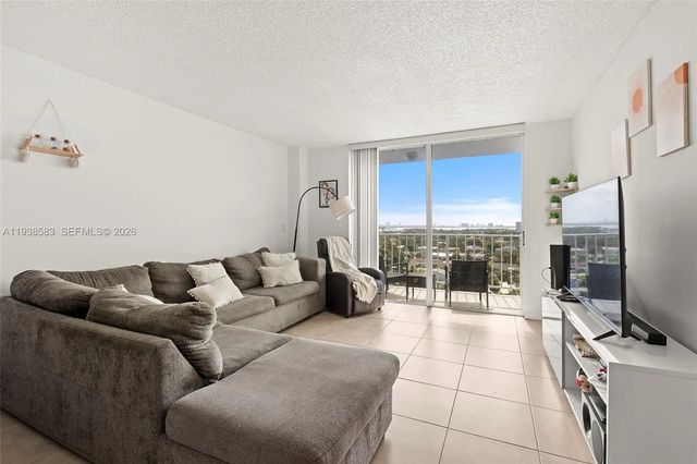 3 of 28 - 2350 Ne 135th Street #1006, North Miami, FL