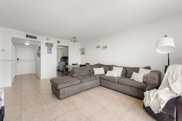 5 of 28 - 2350 Ne 135th Street #1006, North Miami, FL