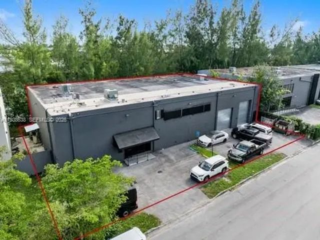 2 of 16 - 1905 Nw 93rd Avenue, Doral, FL