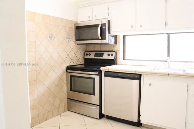 3 of 20 - 16919 N Bay Road #118, Sunny Isles Beach, FL