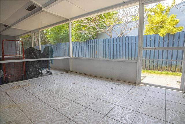 5 of 27 - 2432 Sherman Street, Hollywood, FL