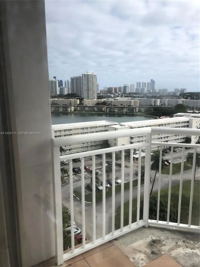 18011 Biscayne Boulevard #1403, Aventura