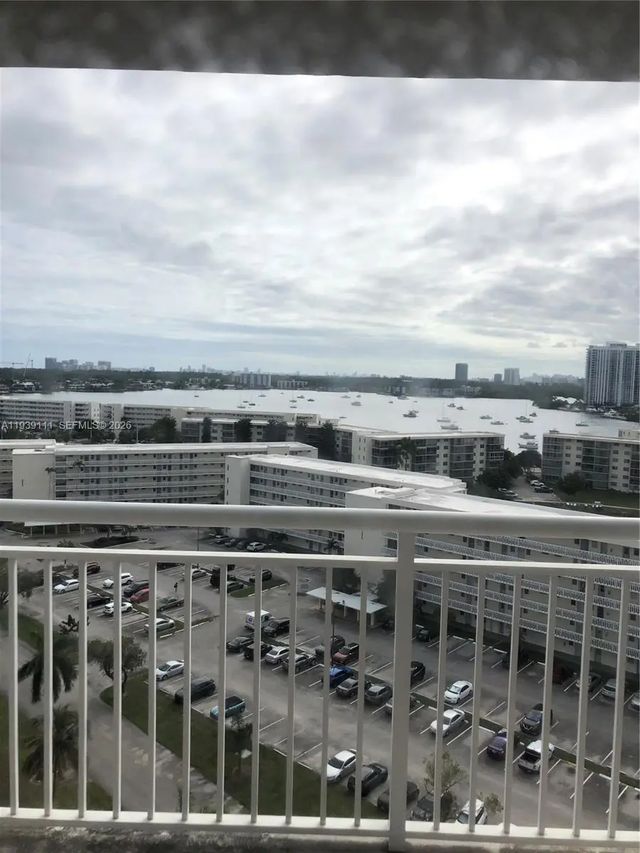 2 of 22 - 18011 Biscayne Boulevard #1403, Aventura, FL