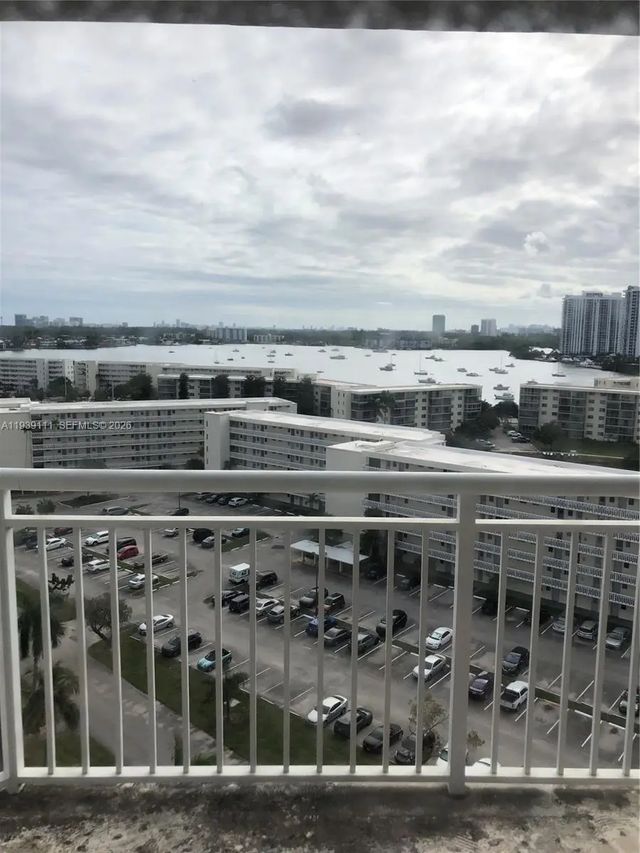 4 of 22 - 18011 Biscayne Boulevard #1403, Aventura, FL