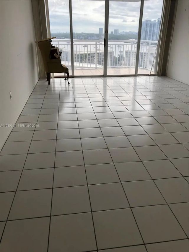 5 of 22 - 18011 Biscayne Boulevard #1403, Aventura, FL