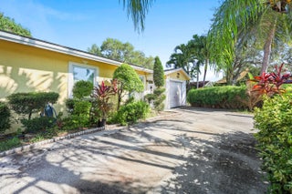 Photo of Listing #R11151583