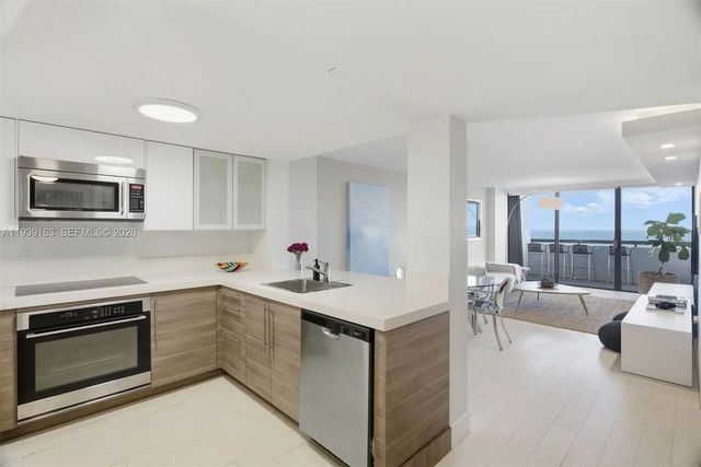 2 of 15 - 2555 Collins Avenue #2105, Miami Beach, FL