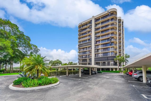 3 of 35 - 2427 Presidential Way #204, West Palm Beach, FL
