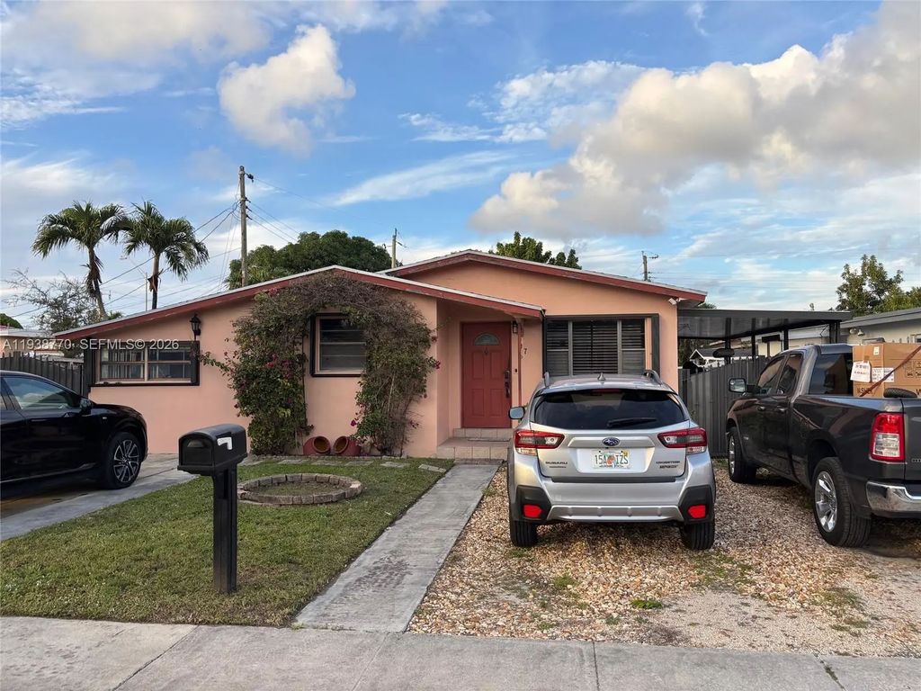 17 E 50th Place, Hialeah
