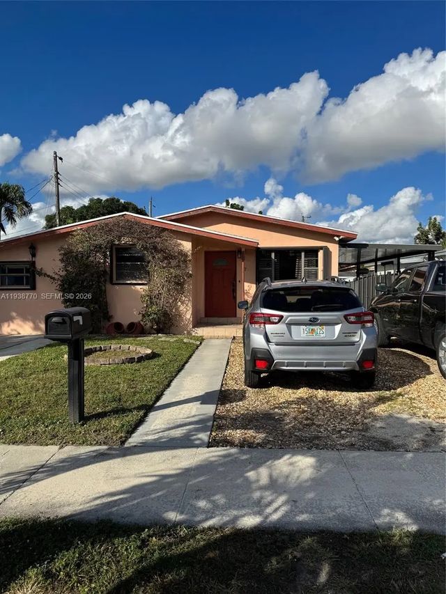 2 of 37 - 17 E 50th Place, Hialeah, FL