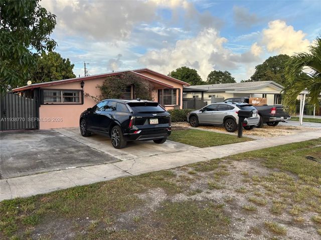 4 of 37 - 17 E 50th Place, Hialeah, FL