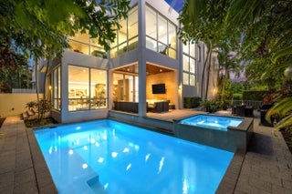 Photo of Listing #R11151719