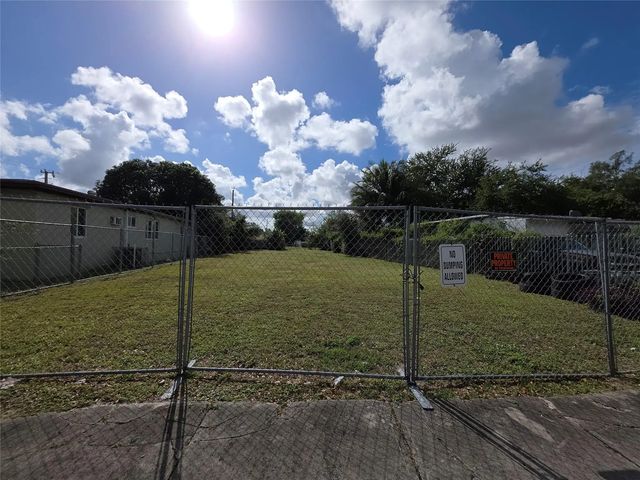 1810 Nw 84th Street, Miami