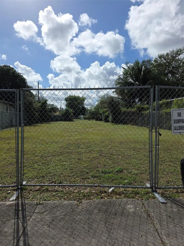 2 of 4 - 1810 Nw 84th Street, Miami, FL