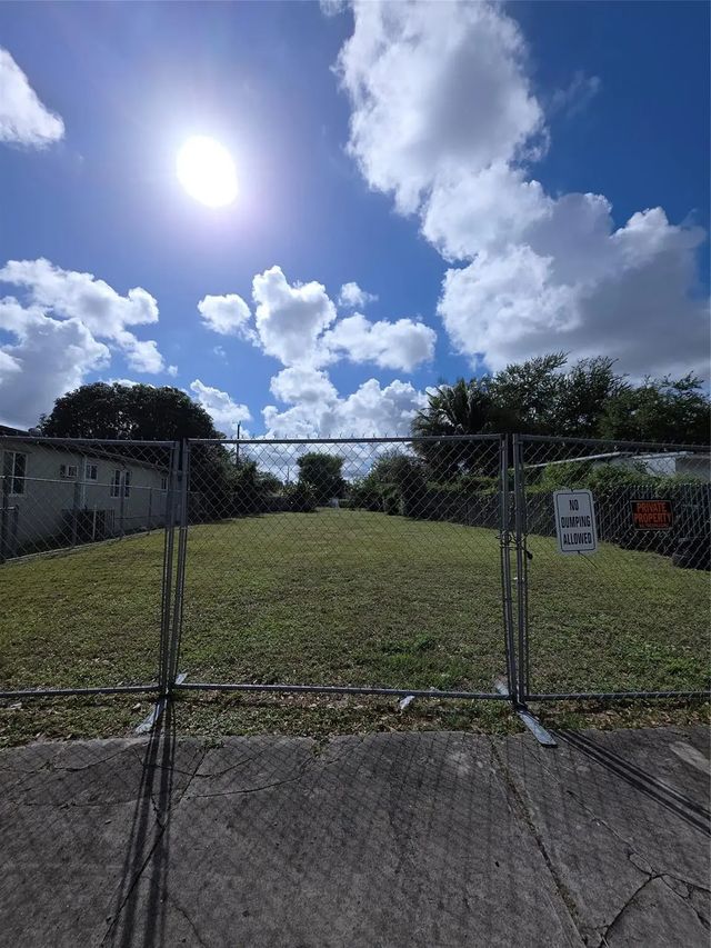 3 of 4 - 1810 Nw 84th Street, Miami, FL