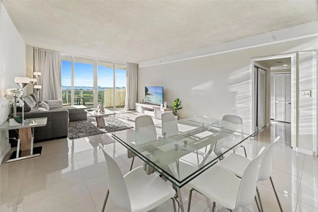 5 of 31 - 5601 Collins Avenue #1618, Miami Beach, FL