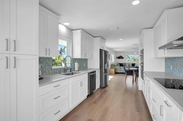 4 of 6 - 10999 Ave 3rd Avenue, Marathon, FL