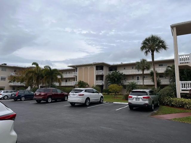2811 S Garden Drive #207, Lake Worth