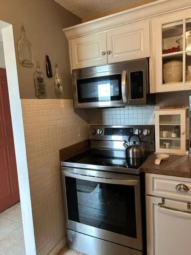 4 of 25 - 2811 S Garden Drive #207, Lake Worth, FL