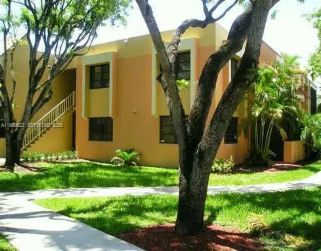 7961 Sw 104 Street #102-b, Miami