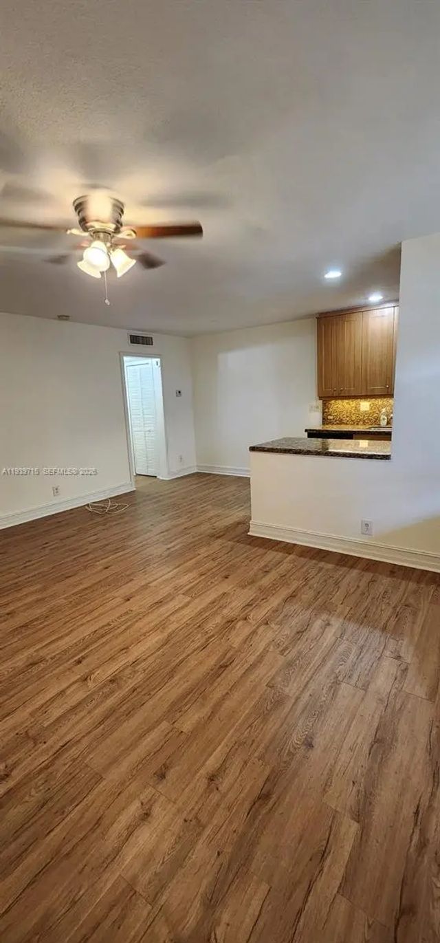5 of 22 - 1423 Holly Heights Drive #17, Fort Lauderdale, FL
