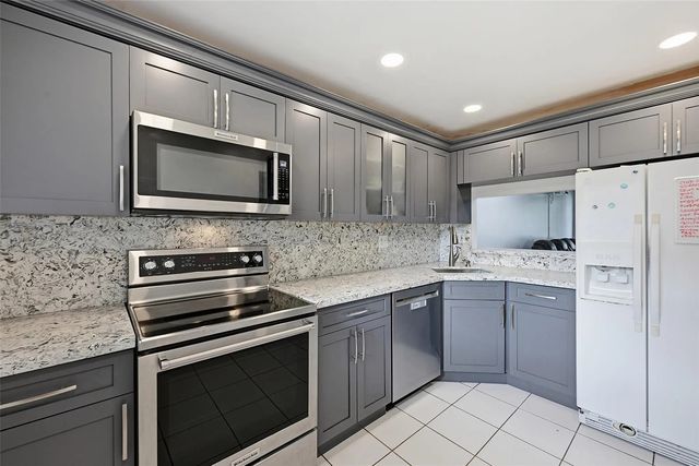 7500 Nw 17th Street #110, Plantation