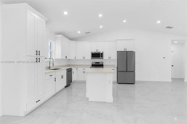4 of 27 - 3117 W 64th W, Lehigh Acres, FL