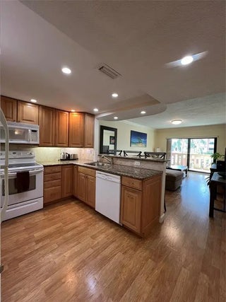 Photo of Listing #F10543836