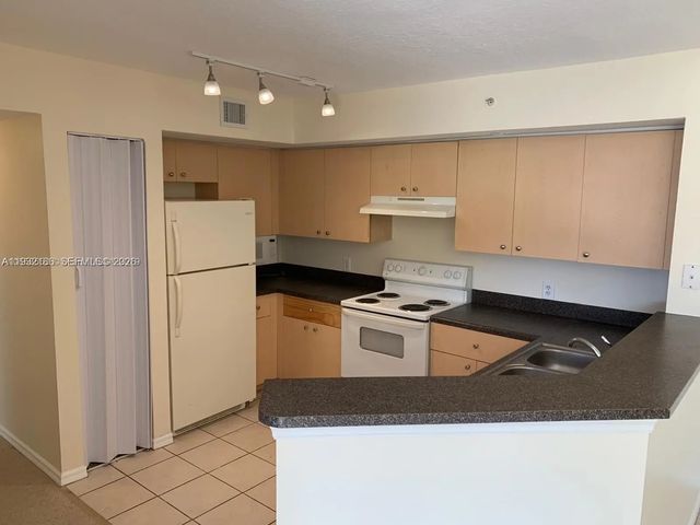 3 of 31 - 4041 San Marino Boulevard #308, West Palm Beach, FL