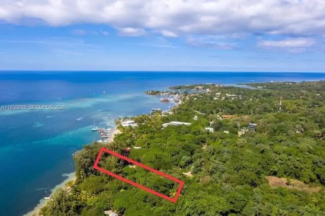 Roatan  At Caribbean, Honduras Island, 