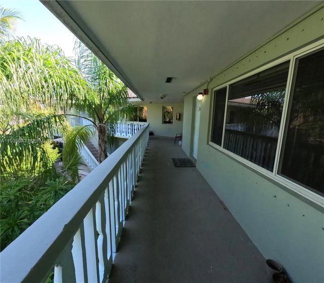 4 of 19 - 1423 Holly Heights Drive #15, Fort Lauderdale, FL
