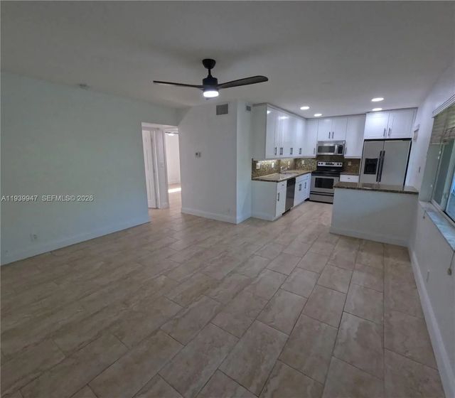 5 of 19 - 1423 Holly Heights Drive #15, Fort Lauderdale, FL