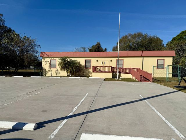 5 of 15 - 2525 S 25th Street, Fort Pierce, FL