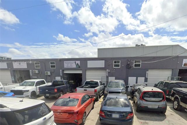 1646 W 31st Place, Hialeah