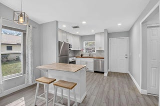 Photo of Listing #R11151910