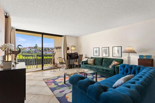 4 of 41 - 7020 Half Moon Circle #105, Hypoluxo, FL