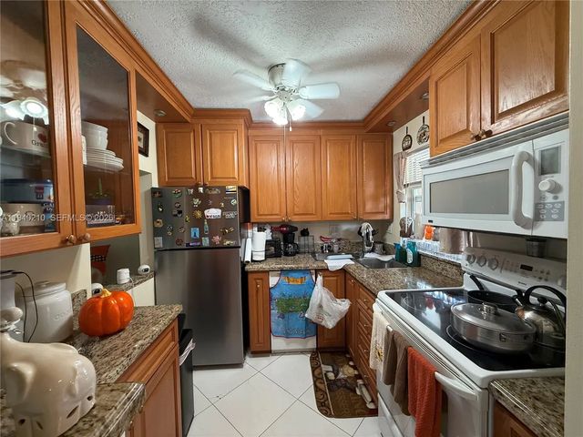 9041 Sunrise Lakes Boulevard #207, Sunrise