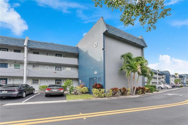 7847 Golf Circle Drive #309, Margate