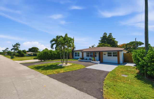 4 of 32 - 4841 Ne 5th Terrace, Fort Lauderdale, FL