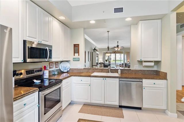 5 of 29 - 19 Harbour Isle Drive #106, Hutchinson Island, FL