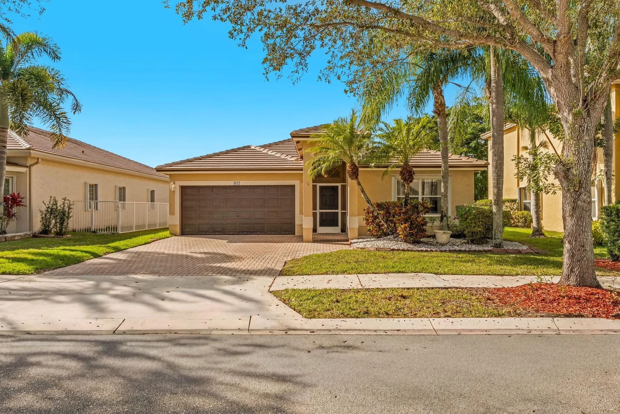 4017 Sapphire Lane, Weston