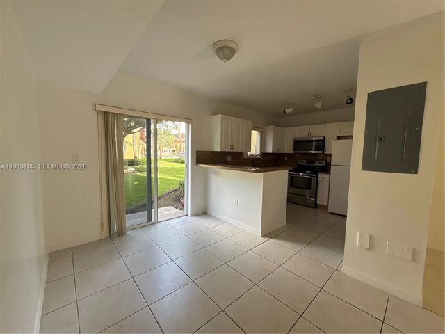 3 of 10 - 935 Ne 33rd Terrace #104, Homestead, FL