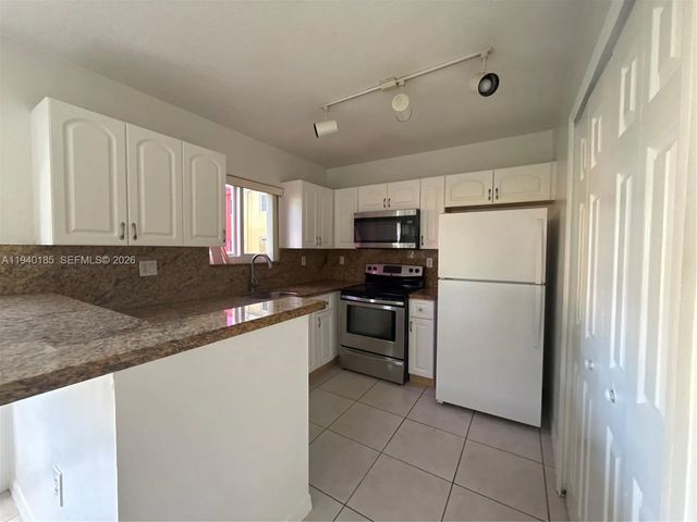 4 of 10 - 935 Ne 33rd Terrace #104, Homestead, FL