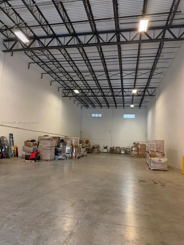 3 of 16 - 14001 Nw 112th Avenue, Hialeah Gardens, FL