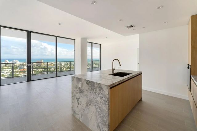 3 of 16 - 500 Alton Road #2207, Miami Beach, FL