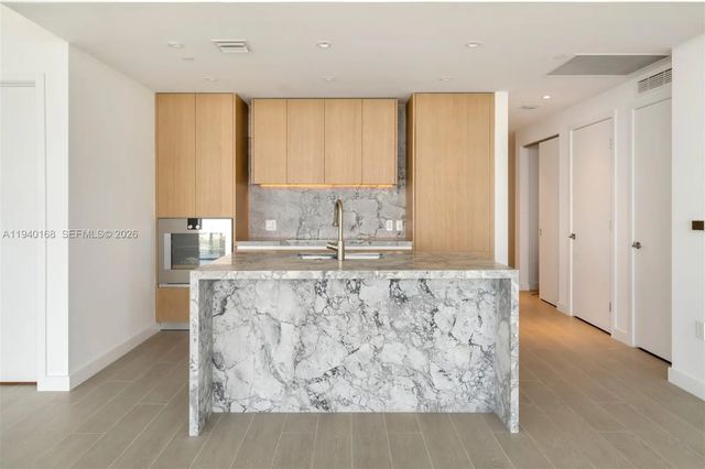4 of 16 - 500 Alton Road #2207, Miami Beach, FL