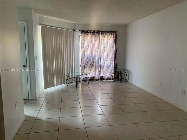 3 of 8 - 4318 Lakeway Drive #12-d, Orlando, FL
