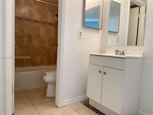 4 of 8 - 4318 Lakeway Drive #12-d, Orlando, FL