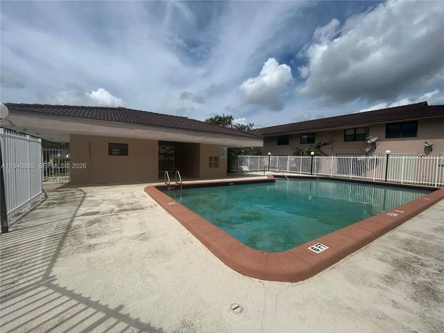 5851 W 20th Avenue #409, Hialeah