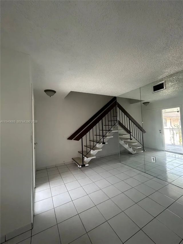 3 of 15 - 5851 W 20th Avenue #409, Hialeah, FL